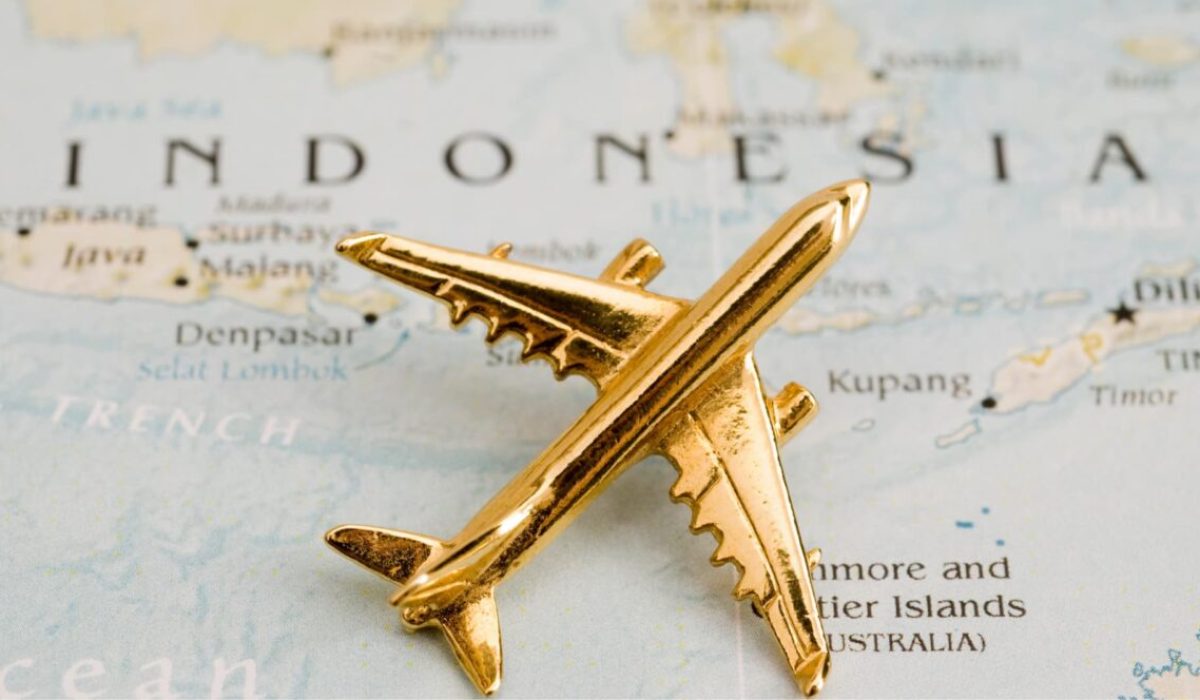 The golden plane is on the map